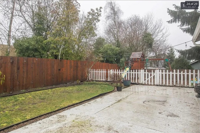 Building Photo - 7639 SW Aldrich Ct