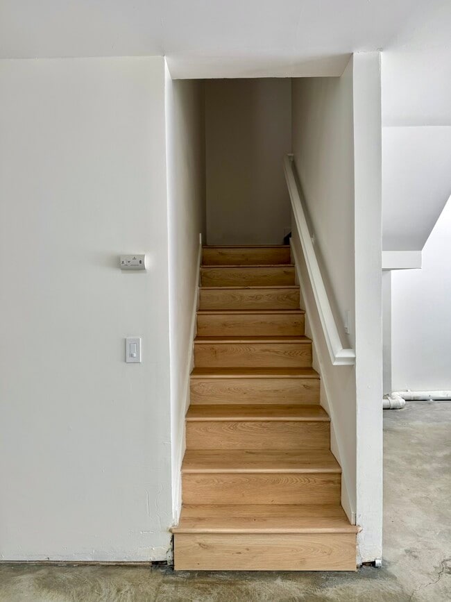 Building Photo - 18020 Prairie Ave