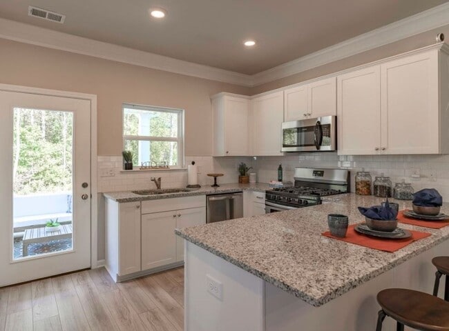 Building Photo - Single-Family Home for Lease below $2,000