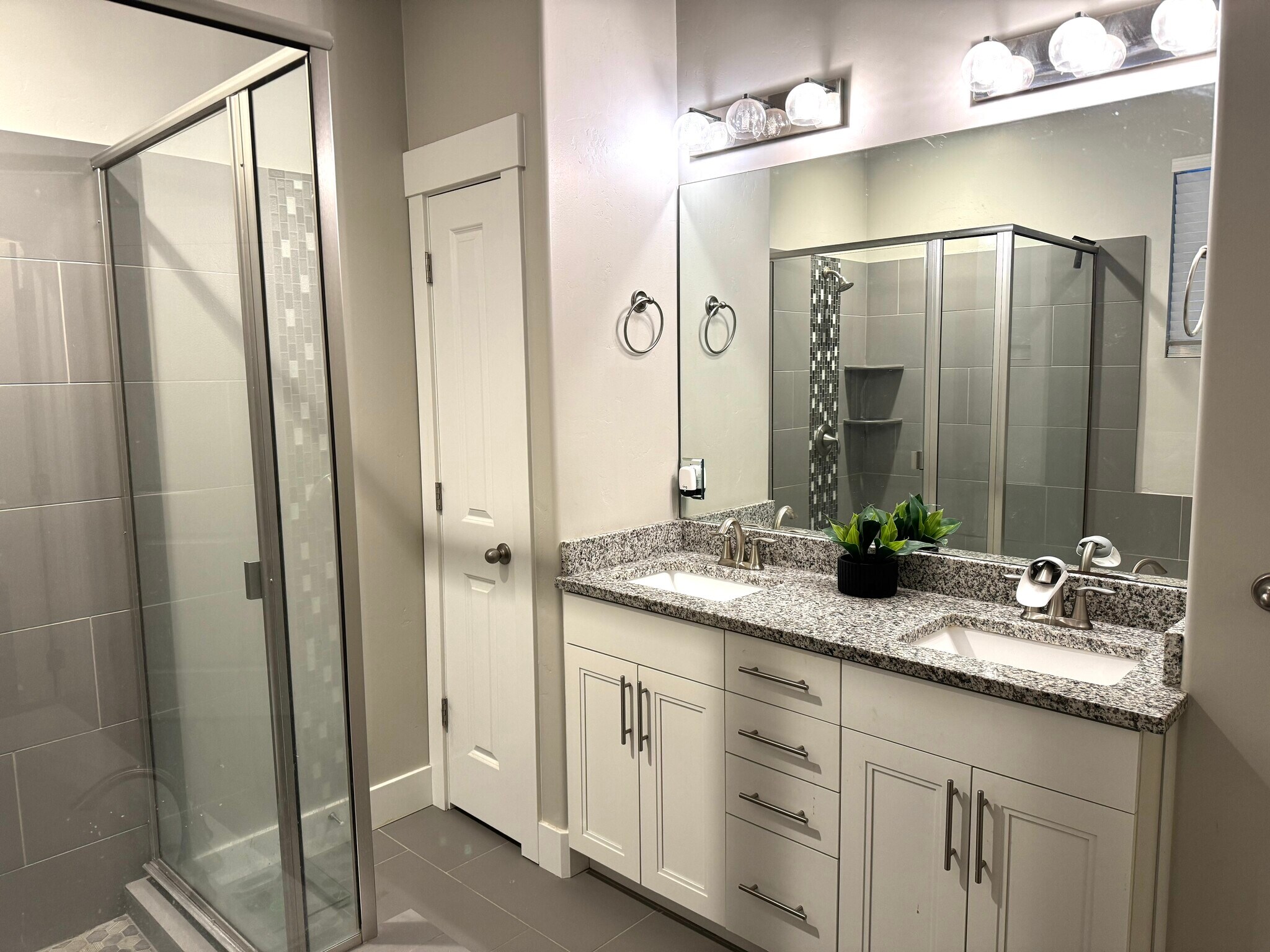 Building Photo - 3288 N 200 W