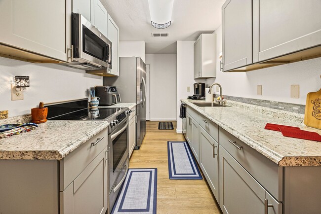 Building Photo - Updated Condo In Richfield Gardens Community!