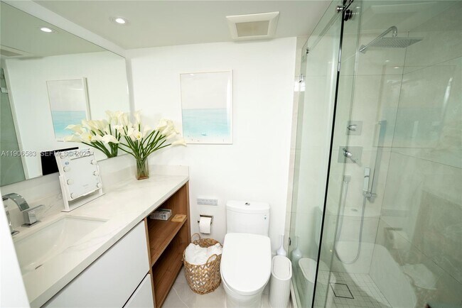 Building Photo - 881 Ocean Dr