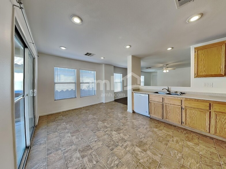 Building Photo - 3408 E Palatine Hills Ave