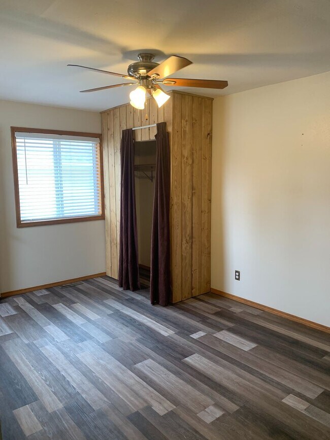 Building Photo - Charming house on 2 beautiful corner lots!