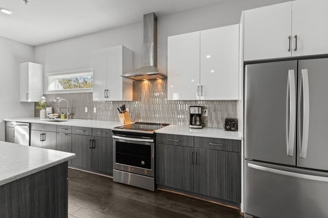 Building Photo - 1224 2nd Ave S