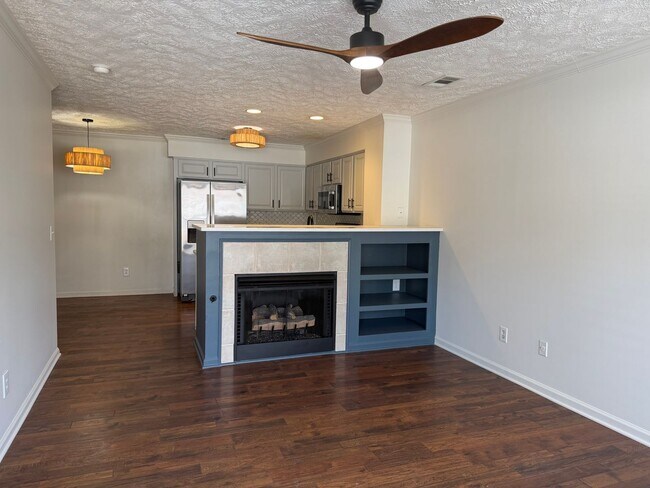 Building Photo - 2BR Townhome in Franklin