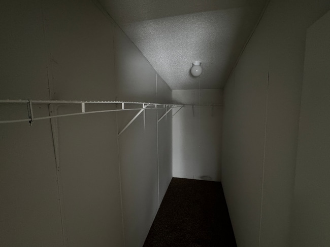 Building Photo - 144 Fox Meadow Dr