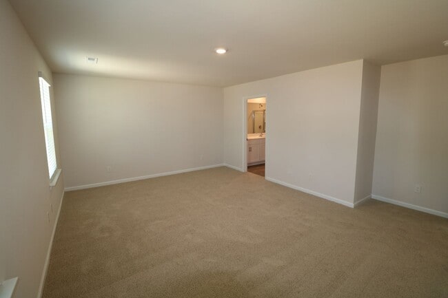 Building Photo - 182 Carriage Cove Cir