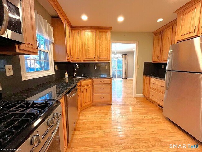 Building Photo - 24 Thorne Rd