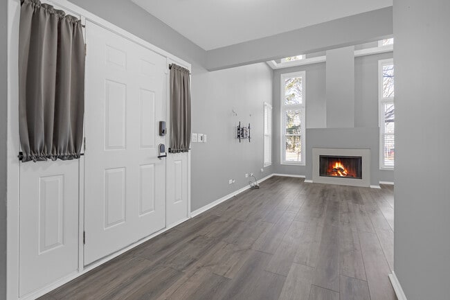 Building Photo - 730 Hamilton Ct