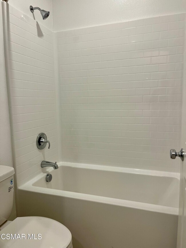 Building Photo - 779 Edward Scholle Dr