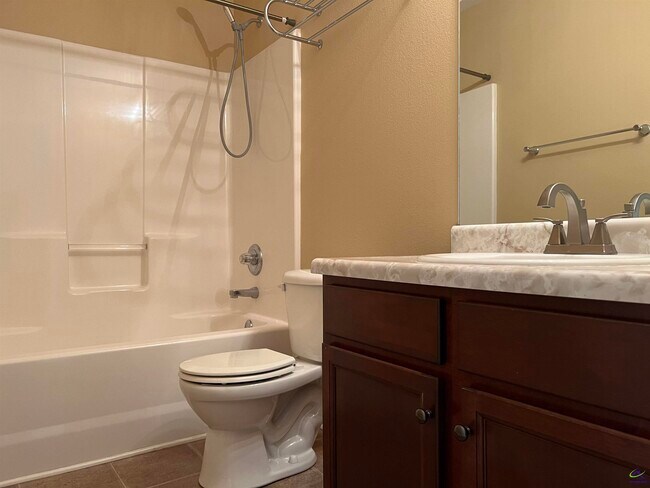 Building Photo - 120 Magnum Way