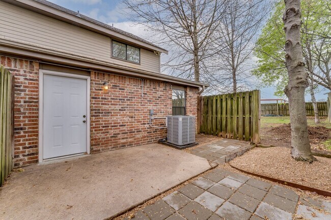 Building Photo - Peng-4077 Glenstone