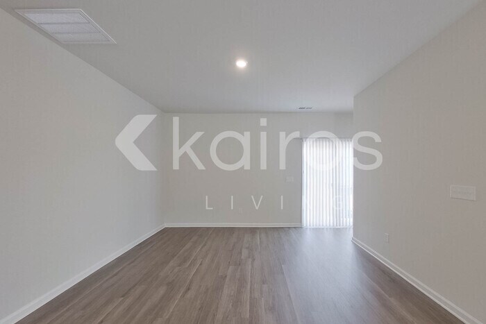 Building Photo - 2529 Banyan Cir