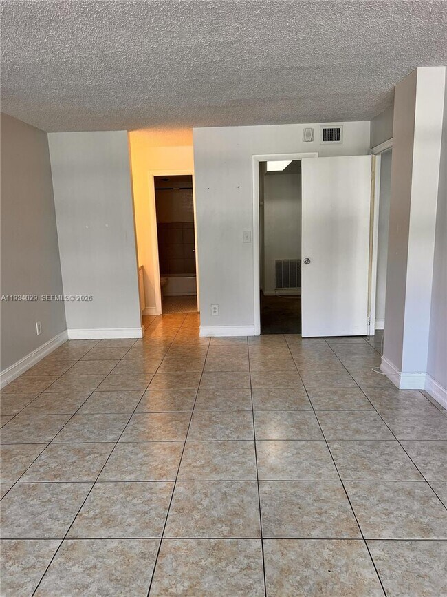 Building Photo - 700 NW 214th St