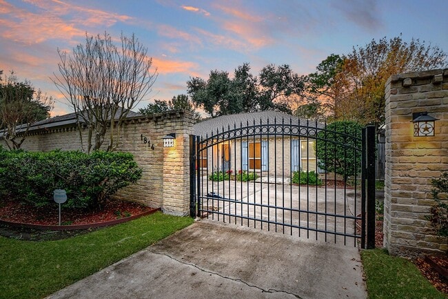 Building Photo - 1814 Cherry Bend Dr