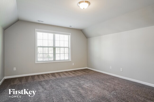 Building Photo - 7224 Laurelshire Dr