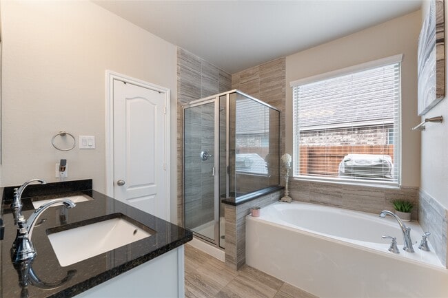 Building Photo - 6207 Rosehill Harvest Loop