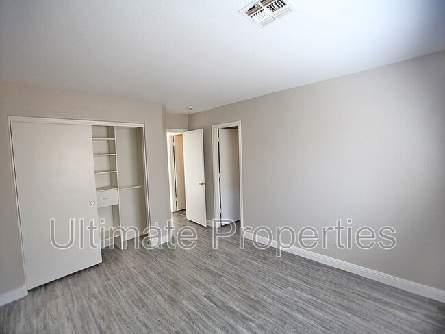 Building Photo - 12301 W Columbine Dr