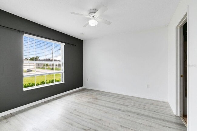 Building Photo - 12 Sawfish Ln