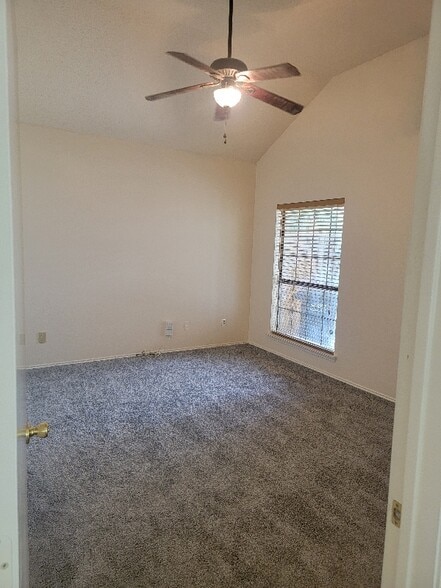 Building Photo - 1436 Wheatfield Dr