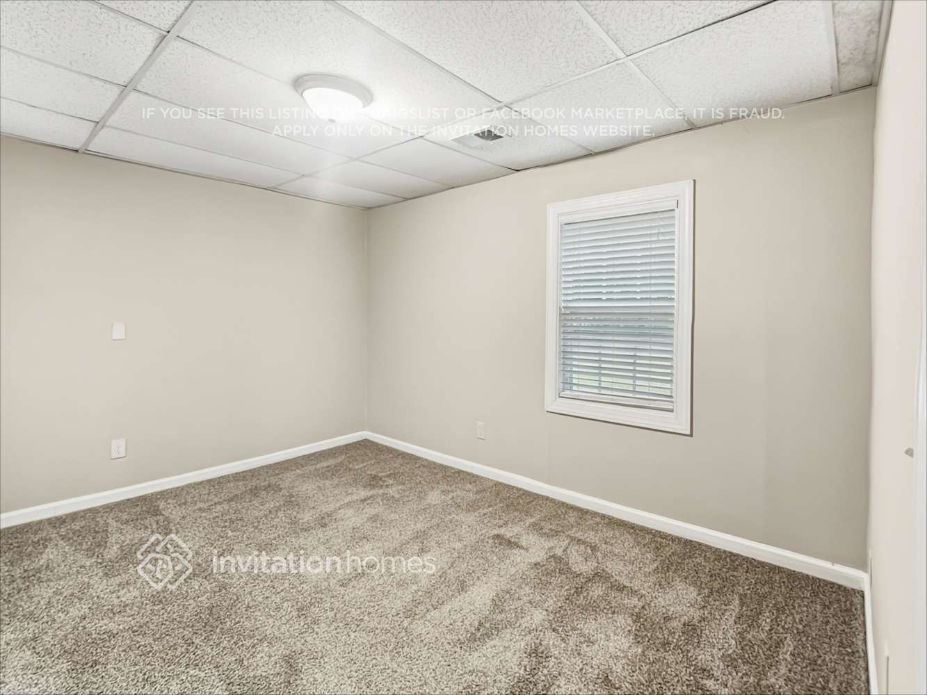 Building Photo - 1040 Burning Bush Dr