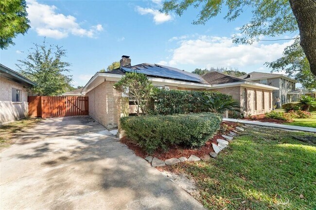 Building Photo - 22122 Woodrose Dr