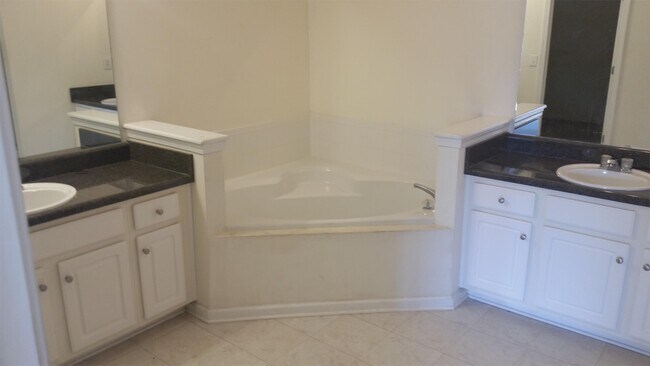 Building Photo - 7068 Littlebrook Way
