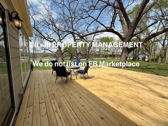 Building Photo - 1314 W Red Bridge Rd