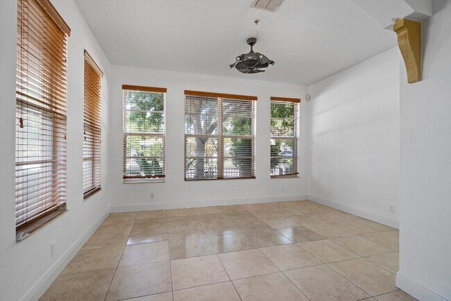 Building Photo - 811 S Federal Hwy