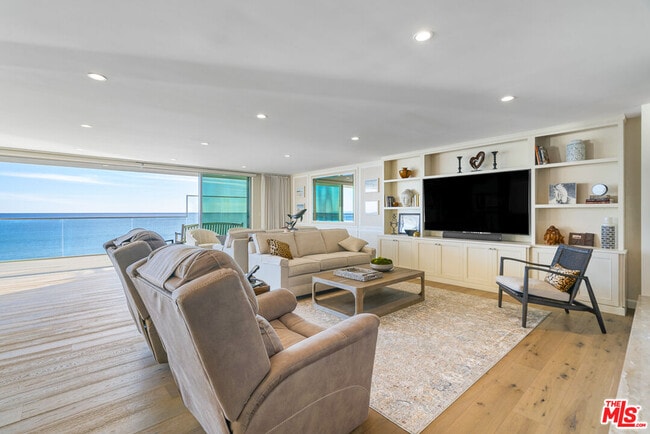 Building Photo - 27002 Malibu Cove Colony Dr