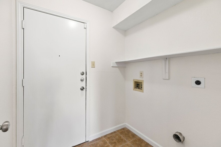 Building Photo - 1202 Green Terrace Dr