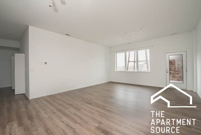 Building Photo - 2550 S Wabash Ave