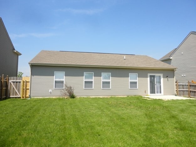 Building Photo - 1319 Fiesta Dr