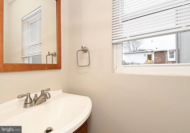 Building Photo - 778 Starr St