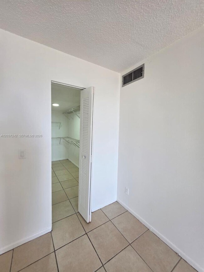 Building Photo - 13499 Biscayne Blvd