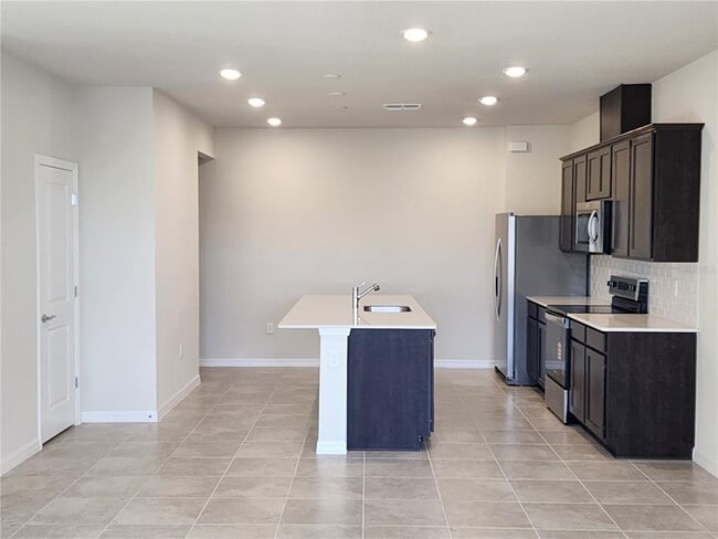 Building Photo - 16258 Merry Aly