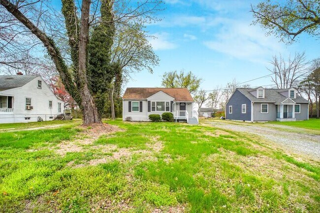 Building Photo - 6339 Old Plank Rd