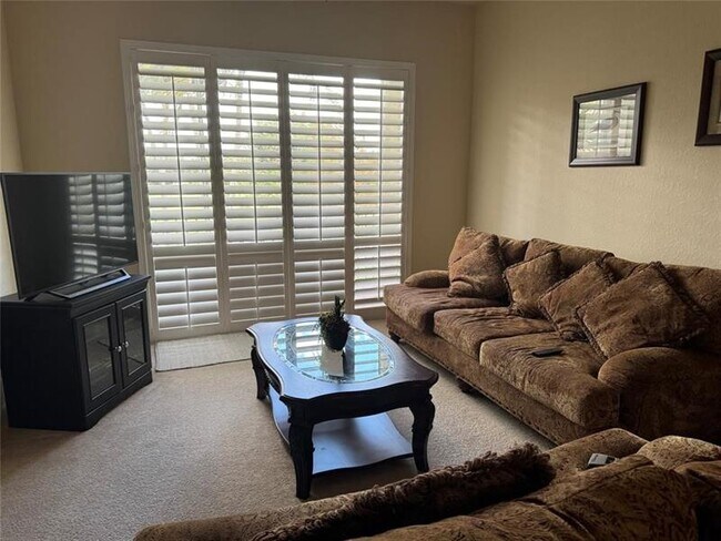 Building Photo - 3500 Oaks Clubhouse Dr