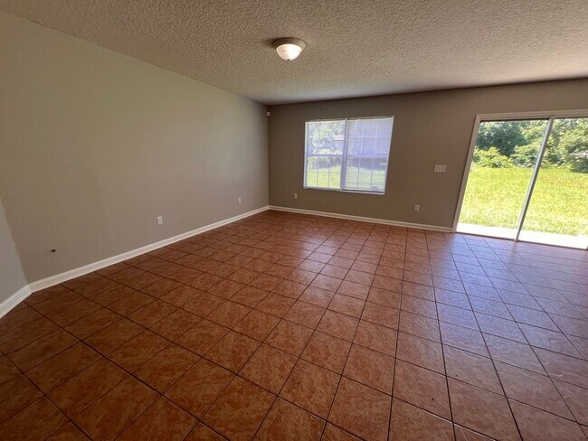 Building Photo - 3742 Beverly Ave