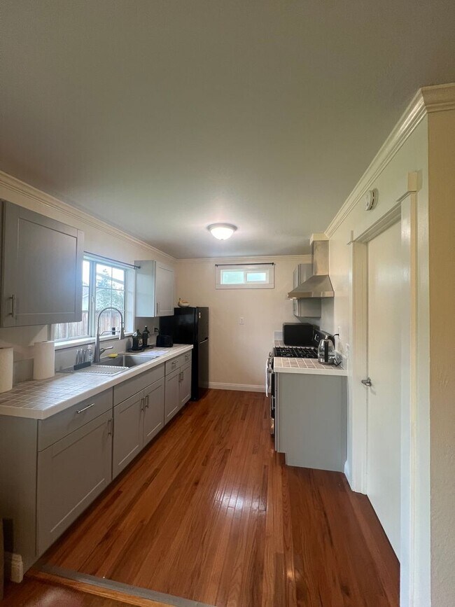 Building Photo - Come check out this Beautiful Country Home...