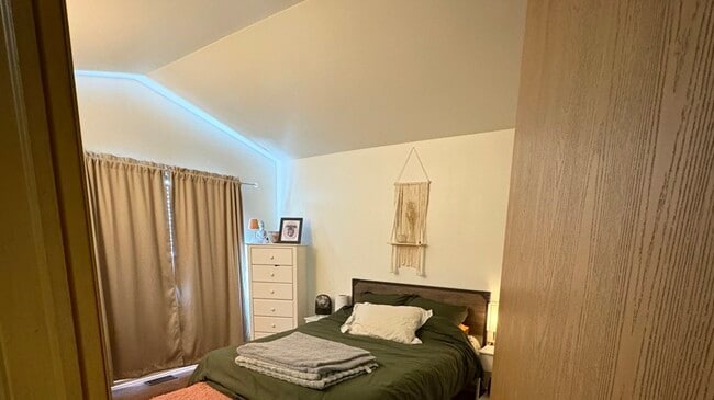 Building Photo - 2552 Dickens Dr