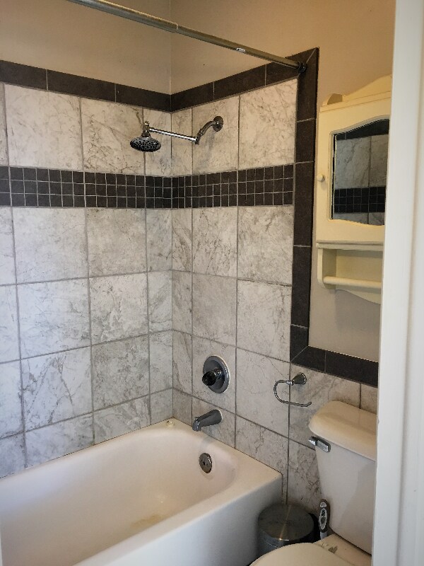 Building Photo - 124 W Main St