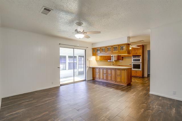 Building Photo - 1911 Joslin St