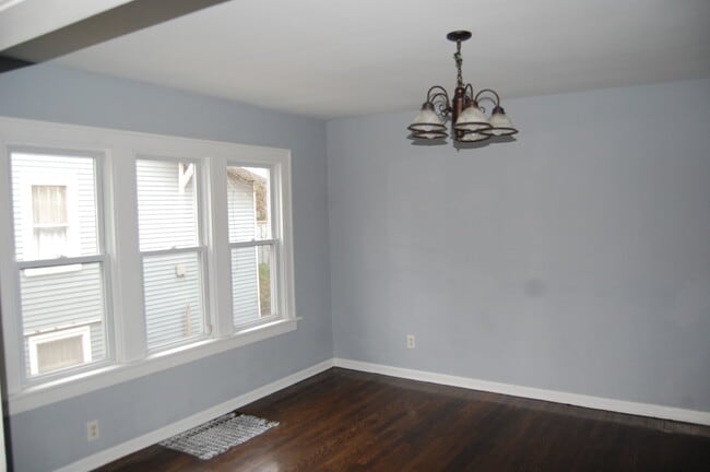 Building Photo - 430 S Monterey Ave