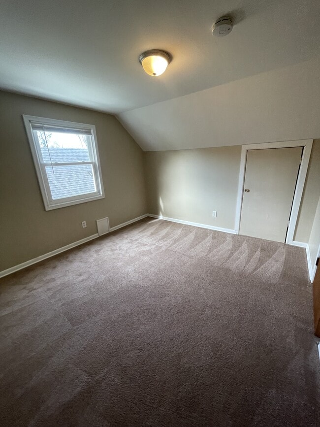 Building Photo - 2528 Forest Ave