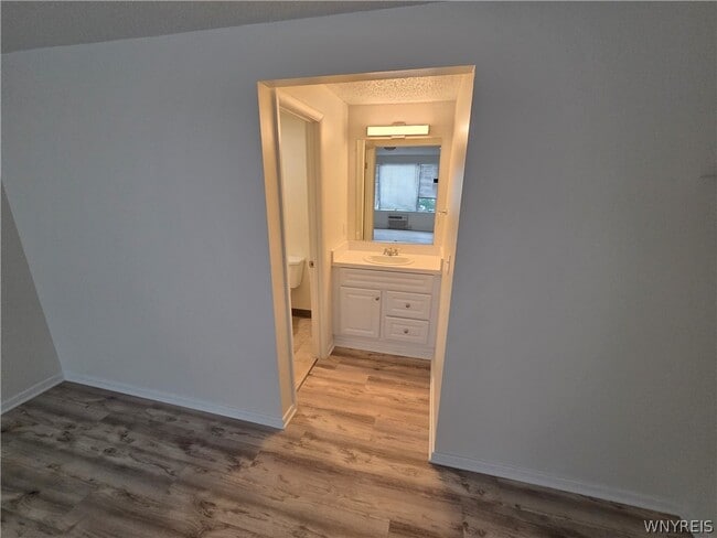 Building Photo - 255 Portage Rd