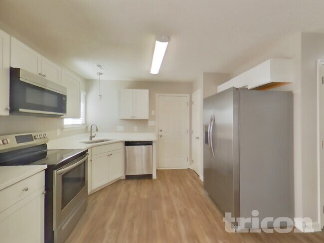 Building Photo - 2934 Hawick Commons Dr