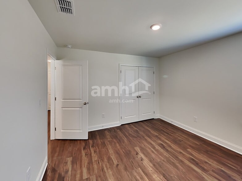 Building Photo - 5939 Sycamore Pl St