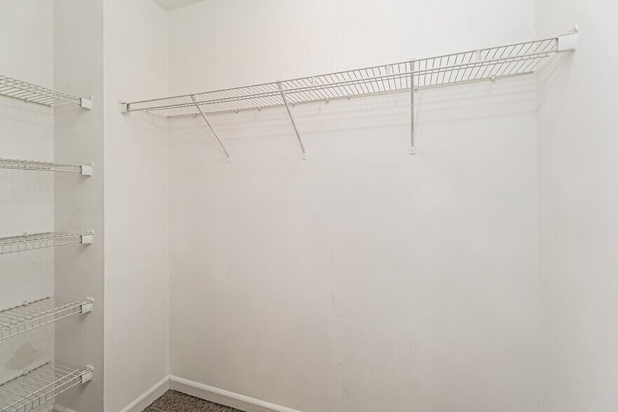 Building Photo - 4828 Abercromby St